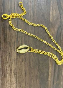 Gold Sea Shell necklace