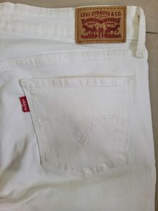 Levi&#39;s White Denim Jeans