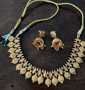 Gold Jewellery Set