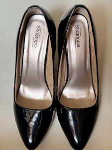Black Stilleto Heels