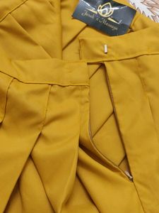 Pleated skirt