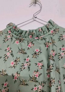 Floral Ruffle Neck Top