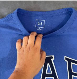 Gap Tshirt