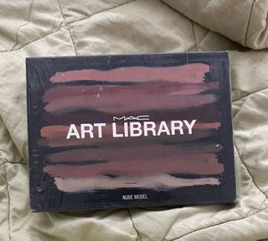 Mac Art Library Eyeshadow Palette