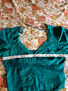 Cropped Ballon Sleeves Top