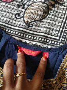 Morpankh Branded Kuti With Gold Embroidery Work