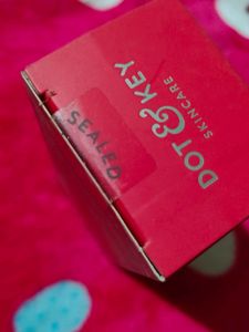 Dot &amp; Key Strawberry Strobe Cream