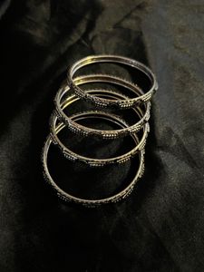 Silver Tone Bangle Set