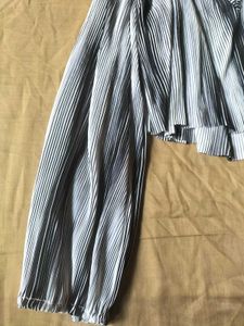 V-neck Pleated Top