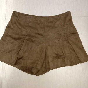 Brown velvety shorts