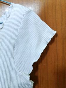 WHITE CROP TOP