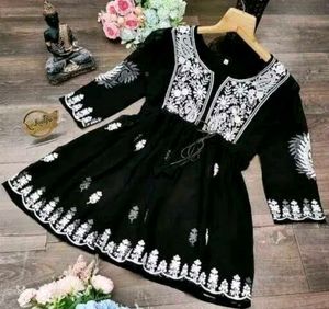 Elegant Black Embroidered Kurta