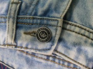 Mufti Jeans – Light Blue Distressed Denim Size 28