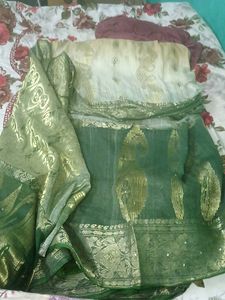 Green And Beige Saari