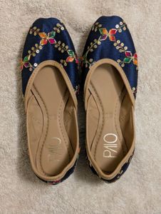 Navy Punjabi Juttis Size 36