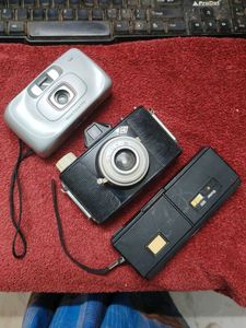 Vintage Camera (Not Working)