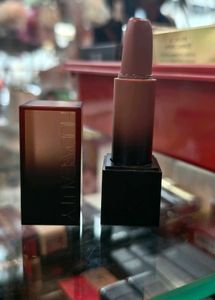 Huda Beauty Lipstick - Sweet Cheeks