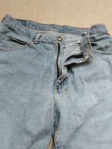 Used Shorts For Men With Obvious Flaws
