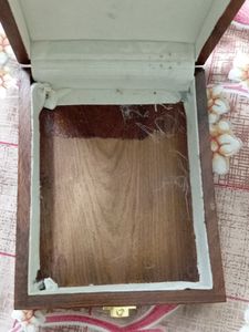 WOODEN BOX