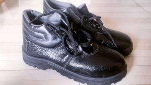 Men 8 Number Black Shooe