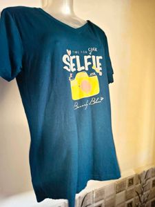 🎁Buy 1, Get 1 Free🎁Cute Graphic Tee Size M/ L