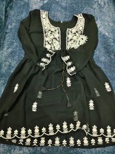 Elegant Black Embroidered Kurta