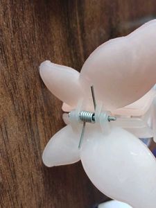 Butter Hair Clip