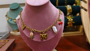 Bloom Bling Necklace