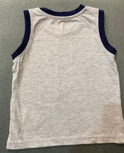 Pack of 2 sleeveless t shirts