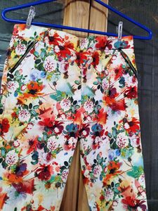 Printed Jeggings (Waist :26)