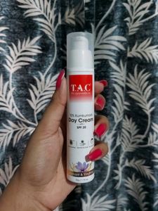 Tac 10% Kumkumadi Day cream Spf20