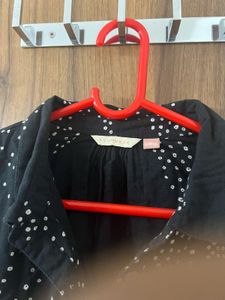Black Shirt Type Top