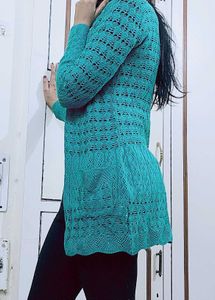 Green Thigh Length Knitted Shrug