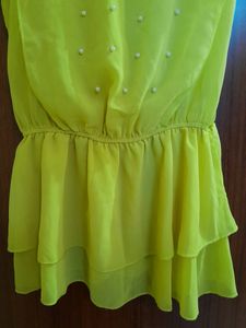 yellow cinched waist top