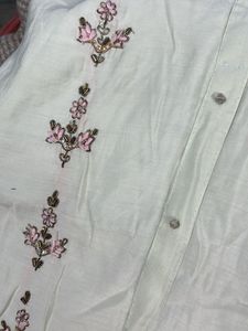 Embroidered Sleeveless Kurti