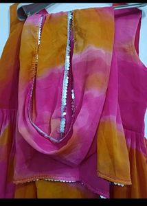 GEORJET PRINTED GOWN WITH LESS BORDER DUPATTA SET