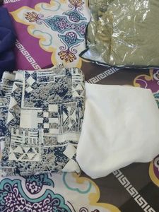 Printed Fabric & Plain Cloth Piece