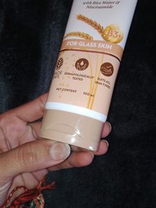 Mamaearth Rice Water Face Wash For Glowing Glass S
