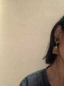 Jhumkaas