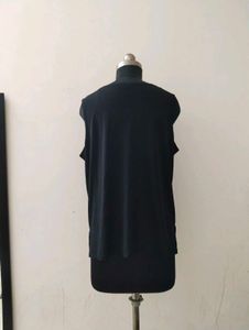 Black Sleeveless plus size Top