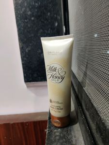 Oriflame Milk And Honey Gold Hand Cream
