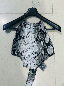 Snakeskin Halter Open Back Top⭐️