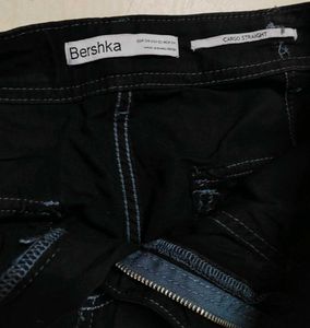 BERSHKA cotton Baggy Cargos(Unisex)