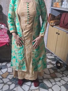 Banarasari Coat Brings Royal Look To The Attire