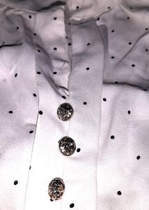 Zara New TOP/SHIRT For Regular Use M size