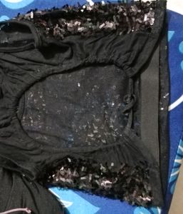 backless crop top