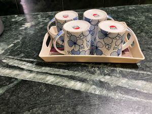Floral Ceramic Mugs - Set of 4 with tray