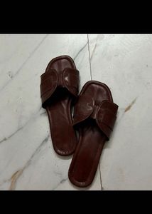 Brown Leather Flipflops ❤️