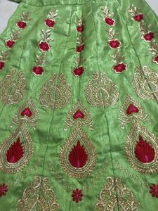 NEW Designer EMBROIDED Roses Lehnga