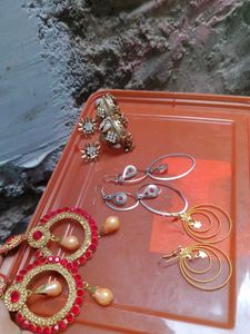 4 Set Of Earings. And 2 Rose Clops Free